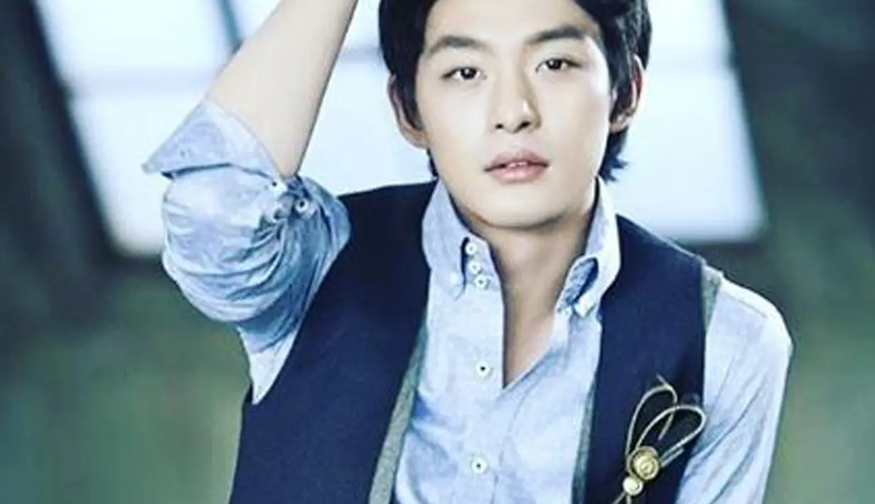 Jeon Tae Soo beberapa kali bermain dalam drama Korea, sayang skandal pada 2011 membuatnya harus hiatus selama setahun. Tae Soo ditangkap karena menganiaya seorang sopir taxi dan dua polisi di bawah pengaruh alkohol. (instagram.com)
