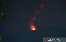 Gunung Ibu Erupsi dengan Kolom Abu 600 Meter, PVMBG Imbau Warga Waspada