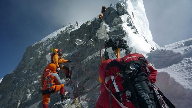 Puncak Everest atau Mount Everest di pegunungan Himalaya. (AFP)