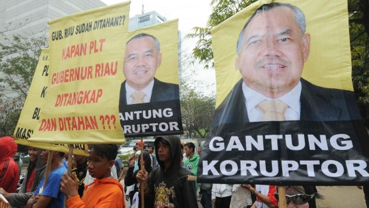 Massa GNKIB desak KPK tangkap Plt Gubernur Riau