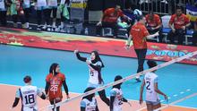 Jakarta Pertamina Enduro (JPE) membuka peluang mempertahankan gelar Proliga 2026 setelah menaklukkan Gresik Phonska Plus Pupuk Indonesia dengan skor 3-1 pada leg pertama Grand Final Proliga 2026, di GOR Amongrogo, Yogyakarta, Jumat (24/4/2026) sore WIB. (dok. PBVSI)