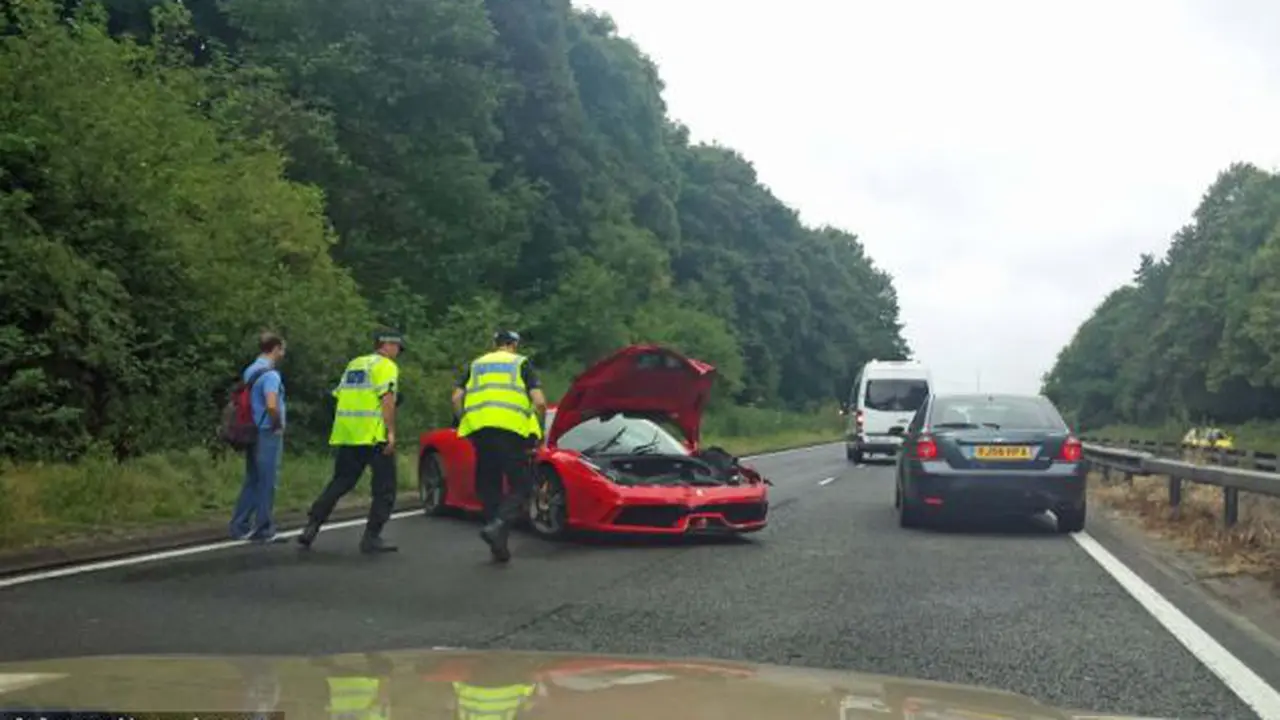 Mau Test Drive, Miliuner Ini Malah Rusak Ferrari Seharga 