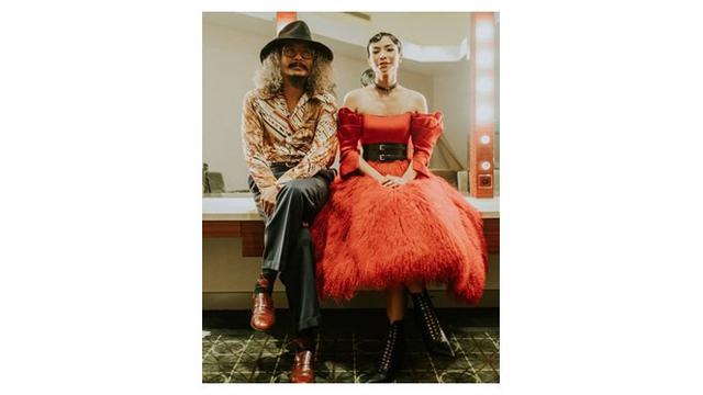 7 Potret Shareefa Daanish dan Suami, Selalu Tampil Nyentrik