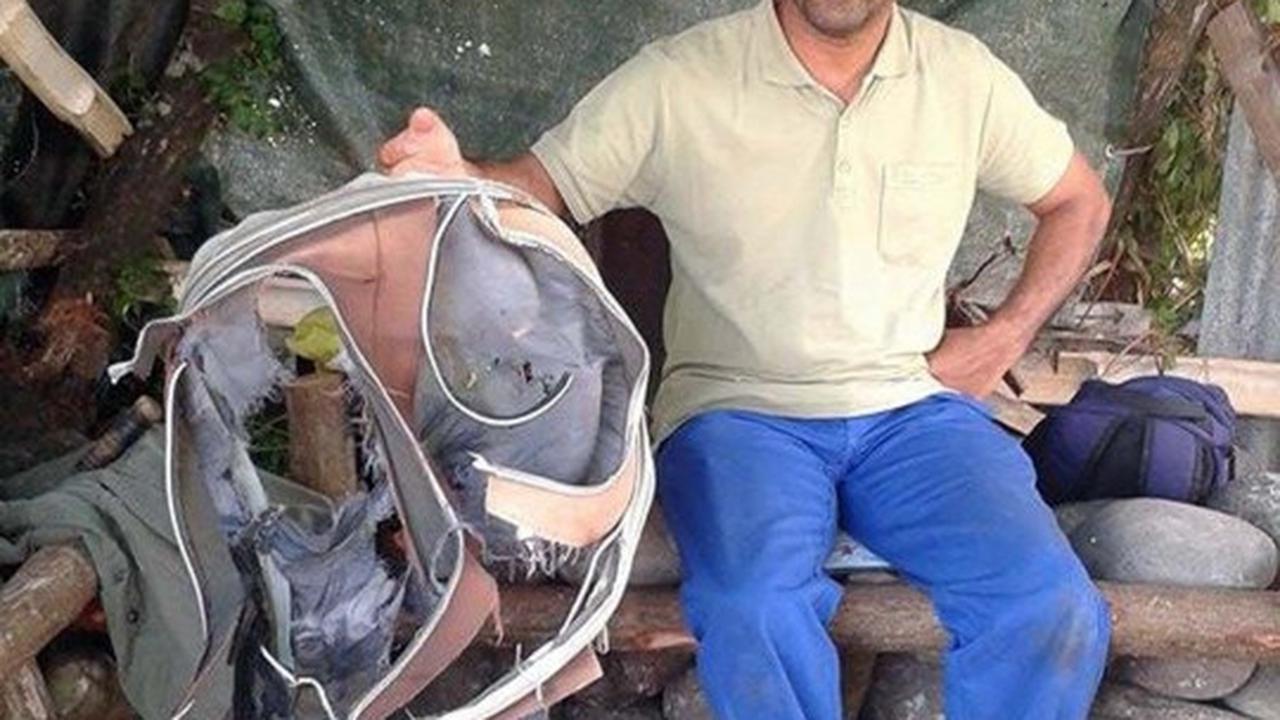 Koper rusak ini ditemukan di dekat serpihan mirip puing MH370