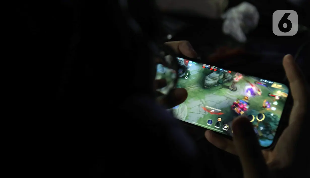 Tim Esports Bigetron Alpha bertanding melawan Ion Beta pada babak final cabang game Mobile Legends Piala Presiden Esports 2022 di Istora Senayan, Jakarta, Minggu (13/11/2022). Bigetron Alpha berhasil menjadi juara satu usai mengalahkan Ion Beta dengan skor 3-0. (Liputan6.com/Herman Zakharia)