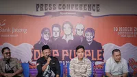 Founder Rajawali Indonesia, Anas Syahrul Alimi bersama Walikota Solo, Gibran Rakabuming Raka saat jumpa pers konser Deep Purple.