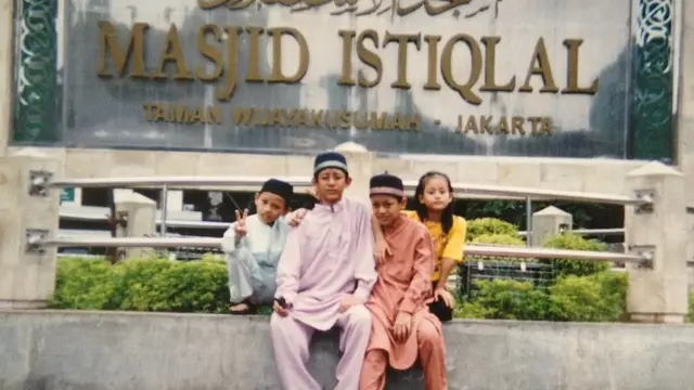 6 Potret Lawas Kebersamaan Keluarga Dinda Hauw,