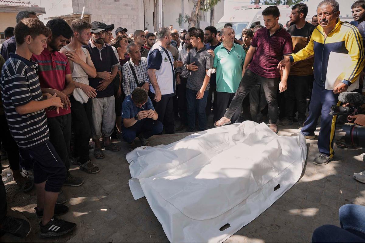 FOTO: Direktur RS Indonesia Gugur, Serangan Israel di Gaza Kian Membabi Buta