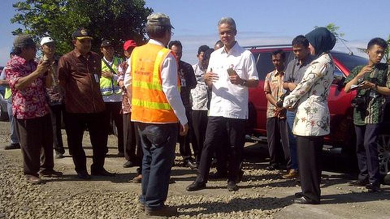 Cerita Gubernur Ganjar ngamuk lihat jalan di Jawa tengah rusak parah