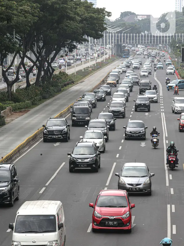 Jakarta Tarik Rem Darurat, Ganjil Genap Ditiadakan dan Transportasi Umum Dibatasi