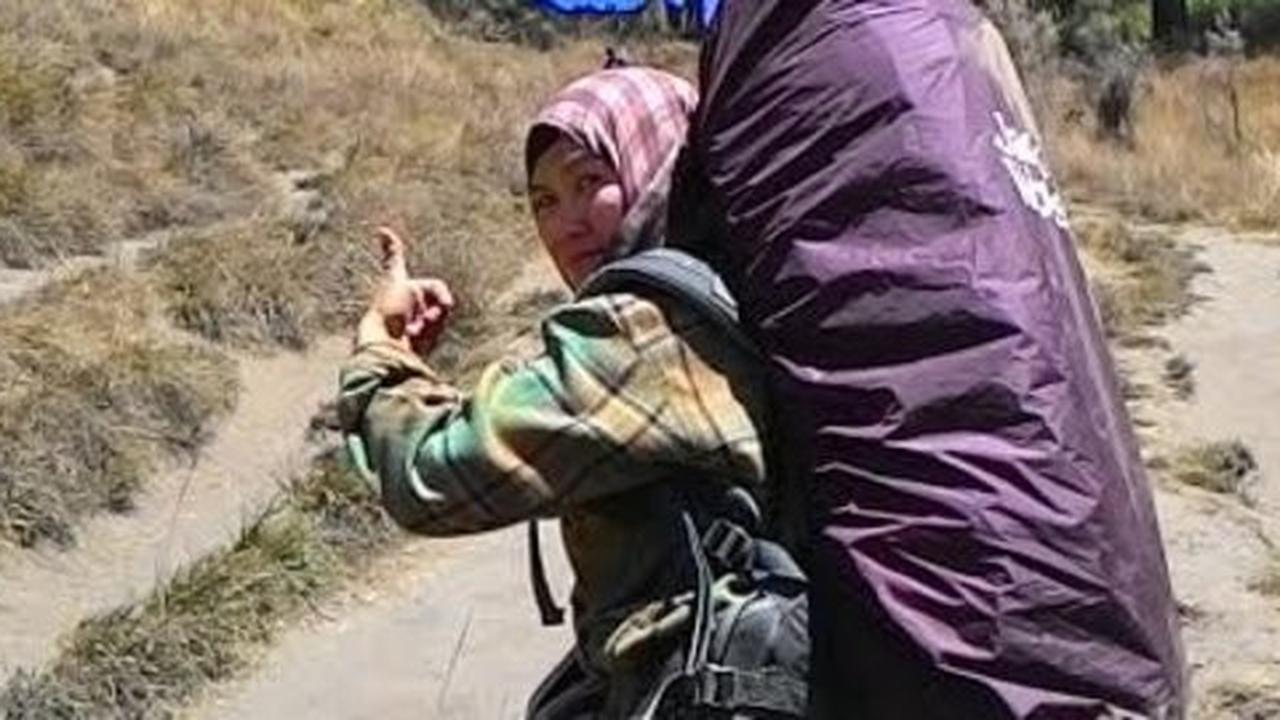 Cerita Ibu 4 anak selamat dari hantaman batu besar saat naik Semeru