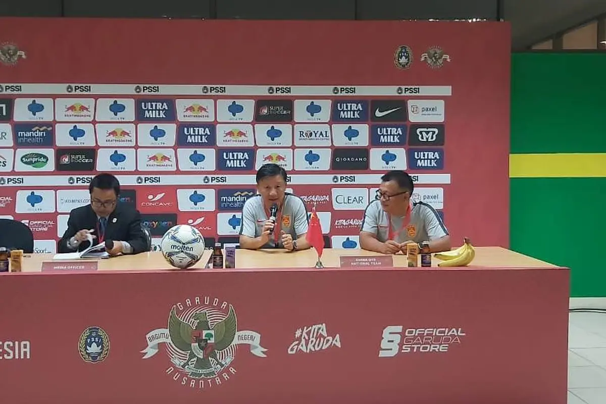 Pelatih Timnas China U-19, Cheng Yaodong.