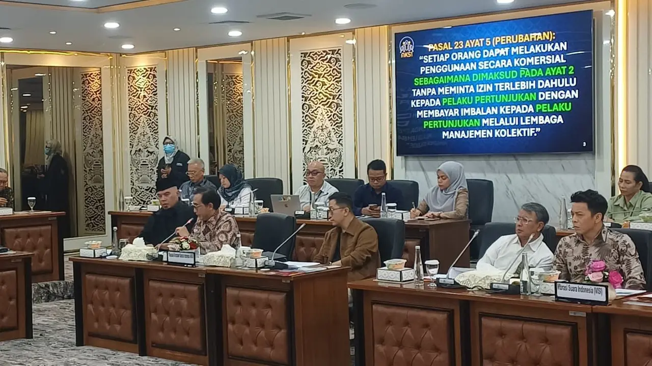 Rapat membahas royalti di ruangan Komisi XIII DPR, kompleks parlemen, Jakarta.