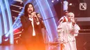 Dewa 19 featuring Virzha tampil bersama Lesti Kejora pada acara Konser Histeria Pesta Bola Dunia 2023 di Studio 5 Emtek City, Jakarta, Selasa (10/10/2023). Sederet bintang tamu top Tanah Air, seperti Dewa 19, Virzha, Lesti Kejora, bahkan Ketua Umum PSSI Erick Thohir turut hadir memeriahkan Konser Histeria Pesta Bola Dunia 2023 untuk menyambut perhelatan FIFA U-17 World Cup Indonesia 2023. (Liputan6.com/Angga Yuniar)