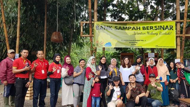 Kegiatan bazzar yang dilakukan oleh Bank Sampah Bersinar.