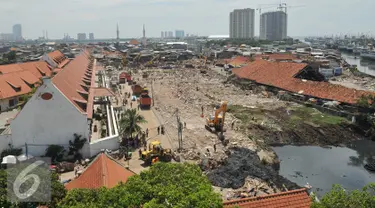  Suasana pembongkaran kawasan Kampung Luar Batang, Jakarta, Senin (11/4). Pemprov DKI membongkar sebanyak 853 bangunan dalam rangka revitalisasi kawasan wisata Sunda Kelapa, Museum Bahari, dan kawasan Luar Batang. (Liputan6.com/Gempur M Surya)