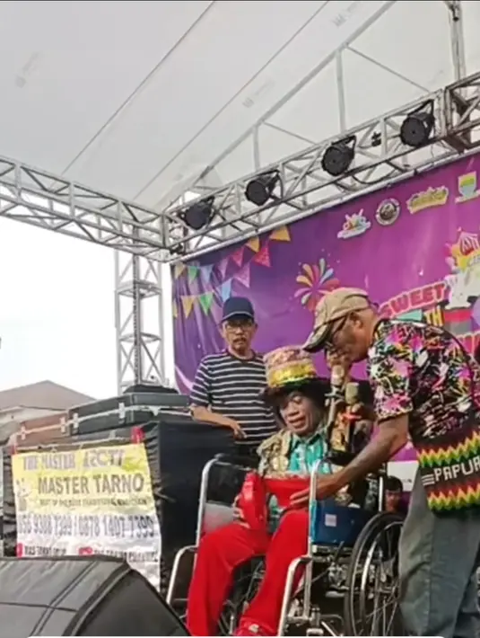 Sejak pertama kali mengalami stroke pada tahun 2018, Pak Tarno berjuang melawan berbagai masalah kesehatan yang dipicu oleh kejadian-kejadian berat. Salah satunya adalah kesedihan mendalam akibat kehilangan anak dan penipuan besar yang dilakukan oleh mantan manajernya. Kondisi ini memperburuk kesehatannya, hingga stroke kembali menyerangnya beberapa kali. (Liputan6.com/IG/@paktarnomanagementofficial)
