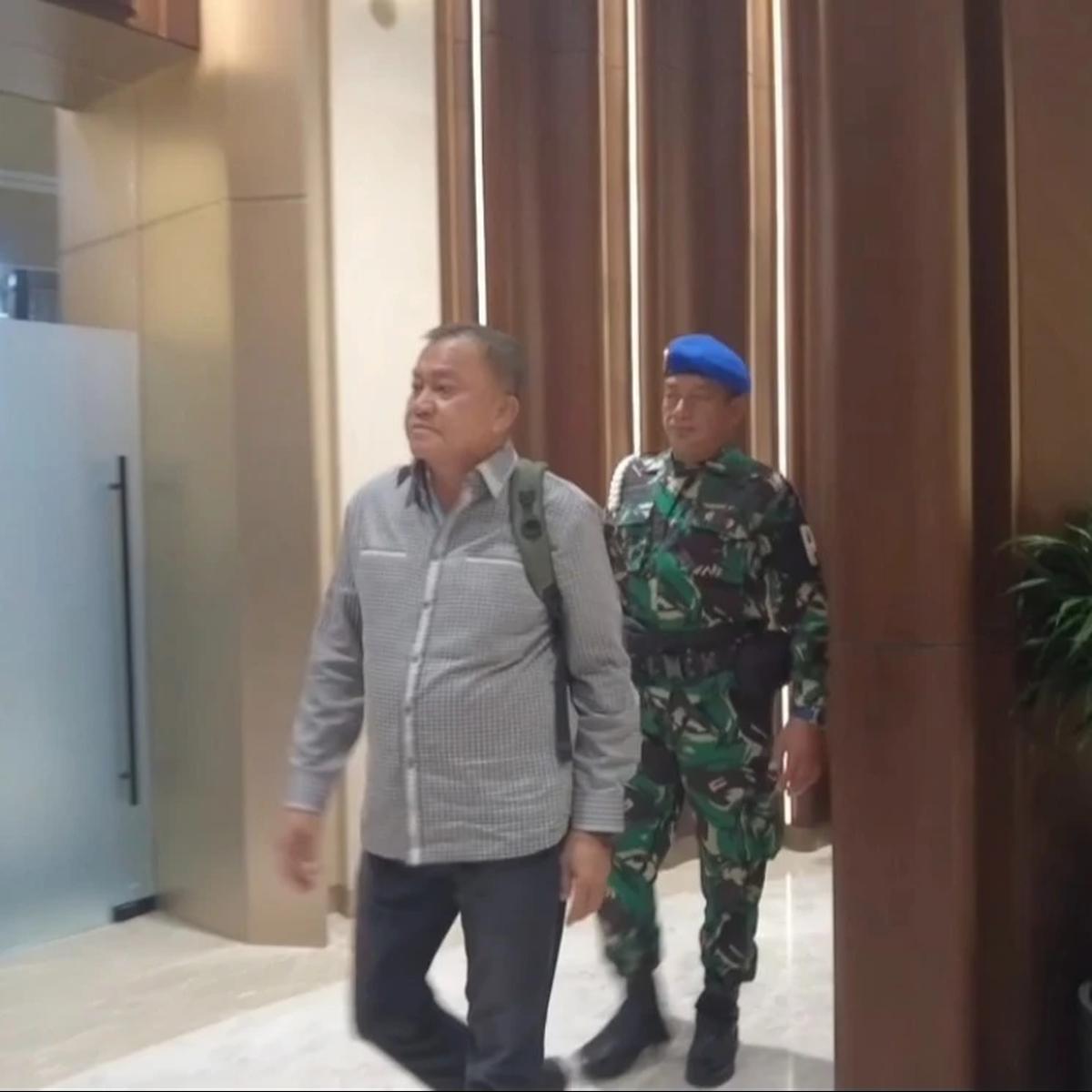 Detik-Detik Petugas Jemput Dadan Hindayana Cs dijemput penyidik Kejagung