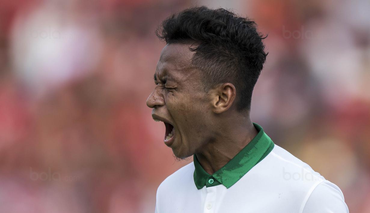 Gerakan tanpa bola dan kecepatan menusuk pertanahan lawan membuat Osvaldo Haay berpeluang menjadi salah satu pembobol gawang Kamboja pada laga terakhir Grup B SEA Games 2017. (Bola.com/Vitalis Yogi Trisna)