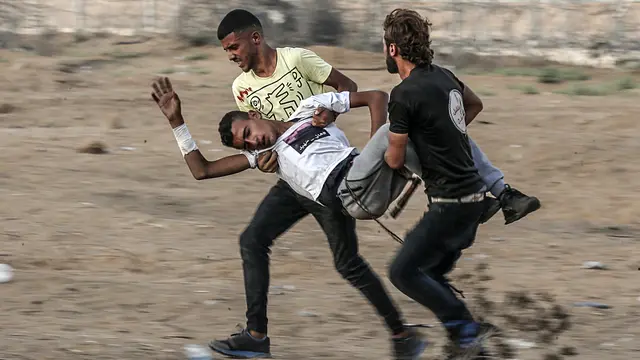 Aksi Warga Palestina Ketapel Pasukan Israel di Jalur Gaza