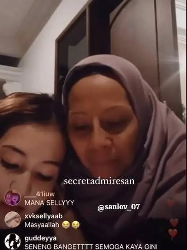 Dikabarkan sudah baikan, ini 7 potret kebersamaan Sandrinna Michelle dan Ibundanya