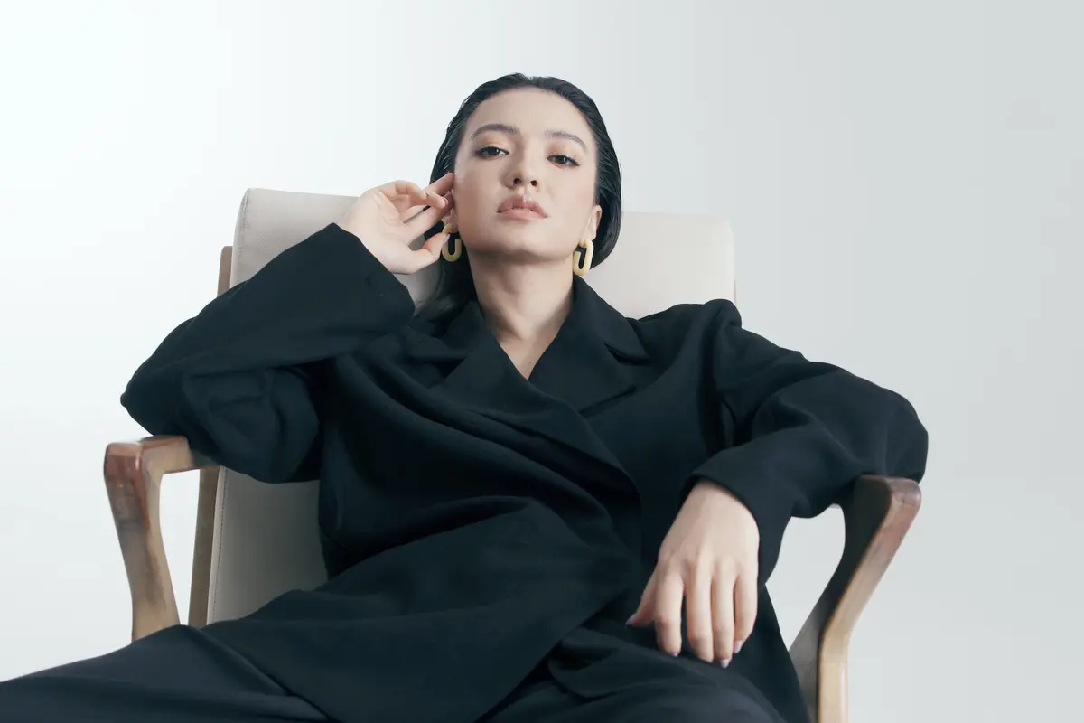 Raline Shah Merasa Percaya Diri dengan Outfit hingga Makeup yang Tepat