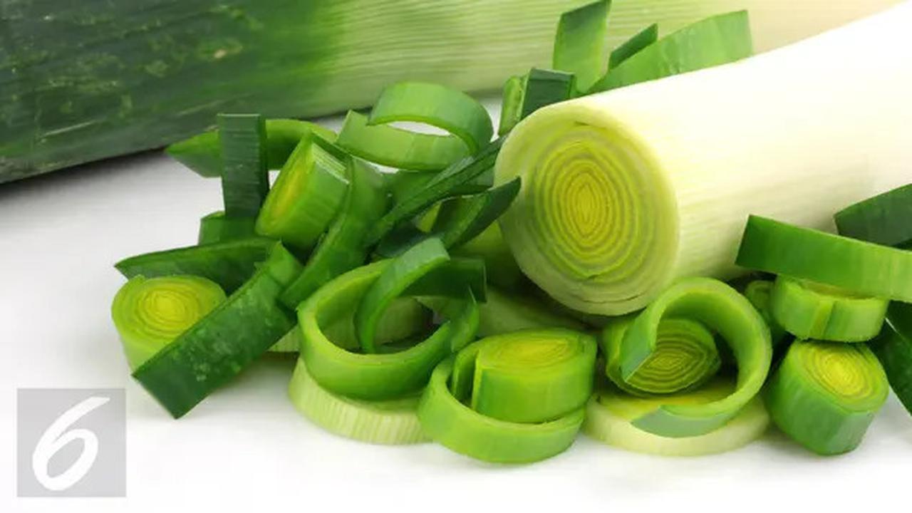Rahasia Daun Bawang dan Seledri Tetap Segar Hingga 2 Minggu di Kulkas