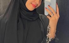 Bergamis Hitam, Cantiknya Adiba Khanza Pose di Qatar, Sang Suami Langsung Love