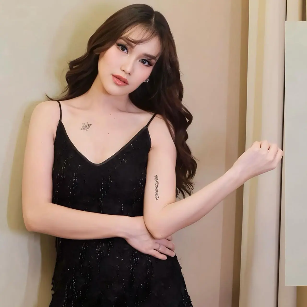 Ayu Ting Ting Sempat Kena Omel Ayah Ojak Gara-Gara Ada Tato di Tubuhnya