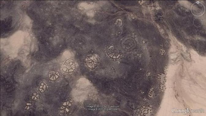Penampakan misterius yang tertangkap Google Earth. (Google Earth)