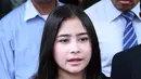Sebagai perempuan keturunan Ambon, sebagian besar masyarakat yang juga berdarah Ambon turut mendukungnya dalam kasus yang menimpa Prilly Latuconsina. (Wimbarsana/Bintang.com)