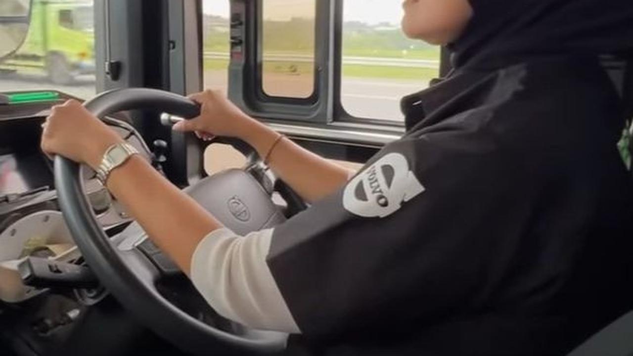 Penasaran dengan sosoknya yang membuat banyak orang terkagum-kagum. Berikut ulasannya, dilansir dari kanal YouTube Ahmad Wildani, Senin (22/01).&nbsp;