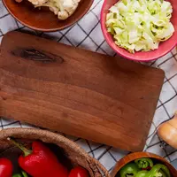 Bebaskan bau yang tidak sedap pada talenan kayu di rumah dengan mencoba 3 cara ini yang sudah terjamin efektif menghilangkan bau. (Sumber: Freepik/stockking).