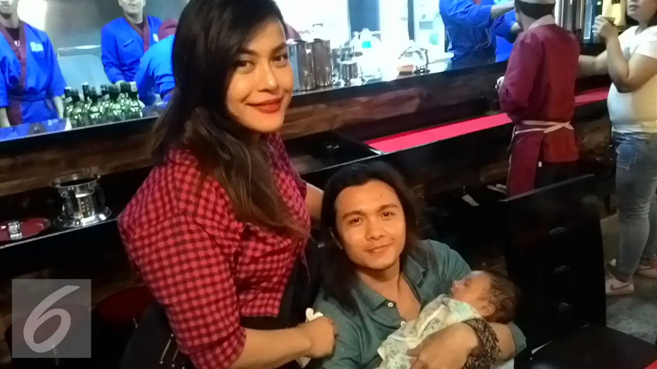 Novita Dewi dan Alex Rudiart