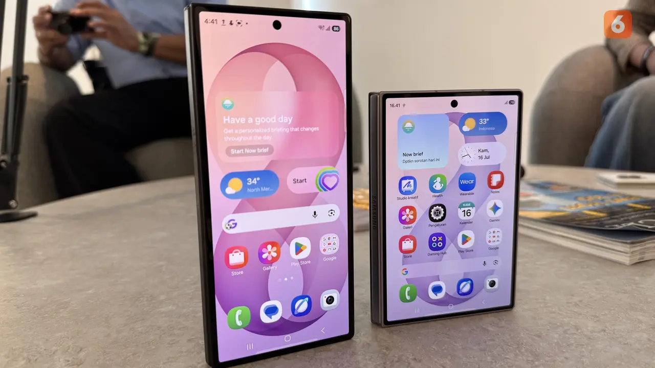Samsung Galaxy Z Fold8 dan Galaxy Z Fold8 Ultra. Liputan6.com/Iskandar