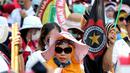 Buruh menggelar karnaval dan deklarasi saat Perayaan Peringatan Hari Buruh Sedunia, Jakarta, Selasa (1/5). Salah satu isi maklumatnya terpenuhinya Lima Jaminan Sosial, yaitu Jaminan Kesehatan, Jaminan Kecelakaan Kerja. (Liputan6.com/Johan Tallo)