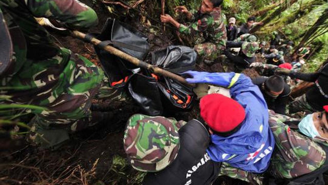 Hari keenam pencarian korban, Tim SAR tetap semangat