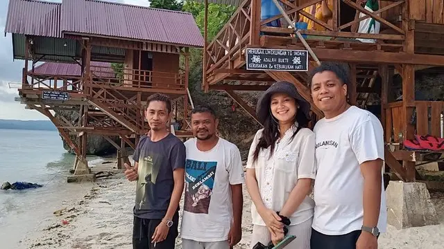 Syukuran Pernikahan Arie Kriting