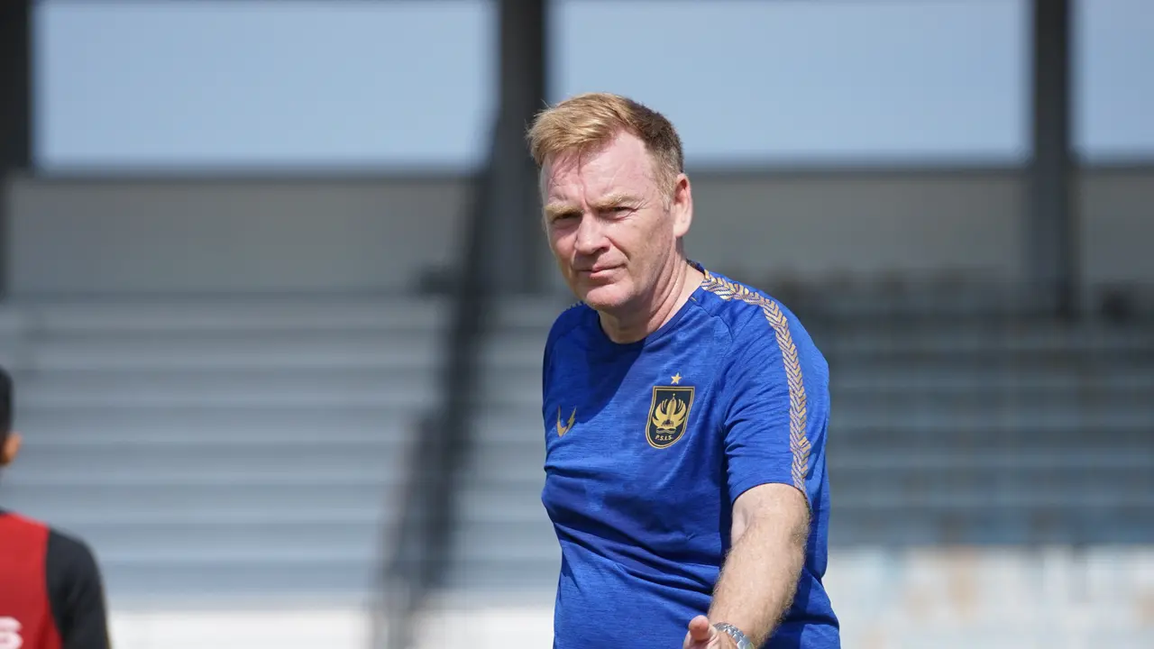Ian Andrew Gillan, PSSIS Semarang