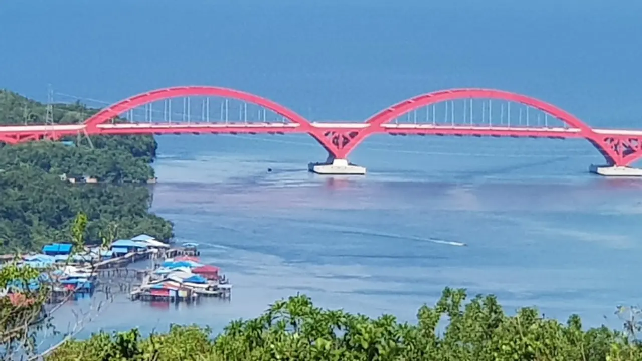 Jembatan Holtekamp Jayapura