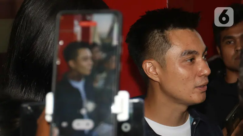 Ekspresi Baim Wong dan Paula Verhoeven Usai Diperiksa Kasus Prank KDRT