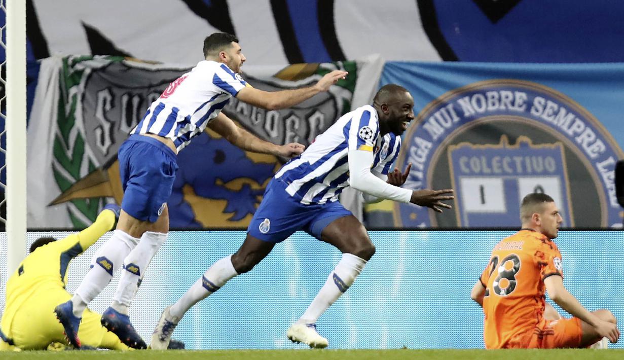 Juventus dikejutkan dengan dua gol cepat yakni oleh Mehdi Taremi 1 menit 3 detik dan gol Moussa Marega 19 detik sejak kick-off babak kedua. (AP/Luis Vieira)