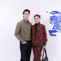 Lihat di sini tampilan couple serasi El Rumi dan Syifa Hadju saat menghadiri acara Burberry Outerwear 2024 bersama. [Fimela/Daniel Kampua].
