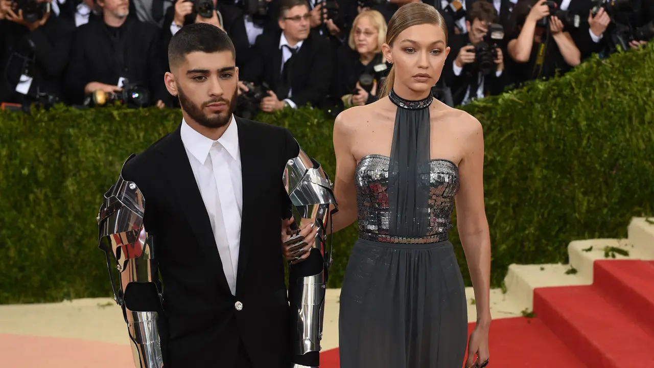 20160502-Kemesraan Gigi Hadid dan Zayn Malik di Met Gala, Bikin Iri!-New York