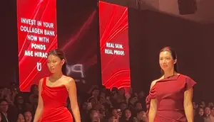 Pesona Jennifer Bachdim dan Patricia Gouw di Runway Jakarta Fashion Week 2027, Kompak bak Kakak Adik