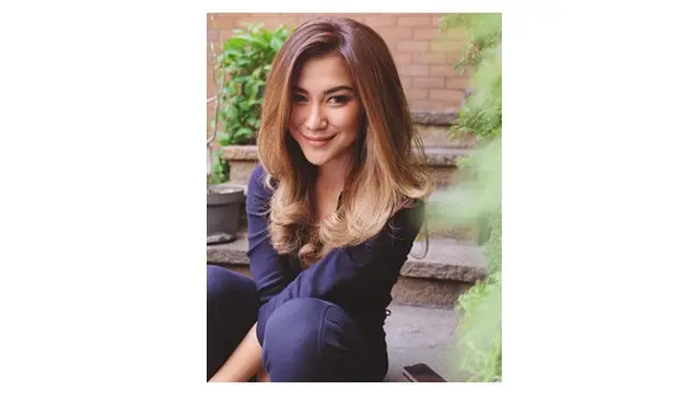 Potret Dita Fakhrana, Presenter Cantik yang Mirip Olla Ramlan