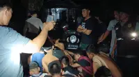 Proses penggerebekan basecamp pelajar sebelum melakukan aksi tawuran di Bandar Lampung.  Foto (Istimewa)