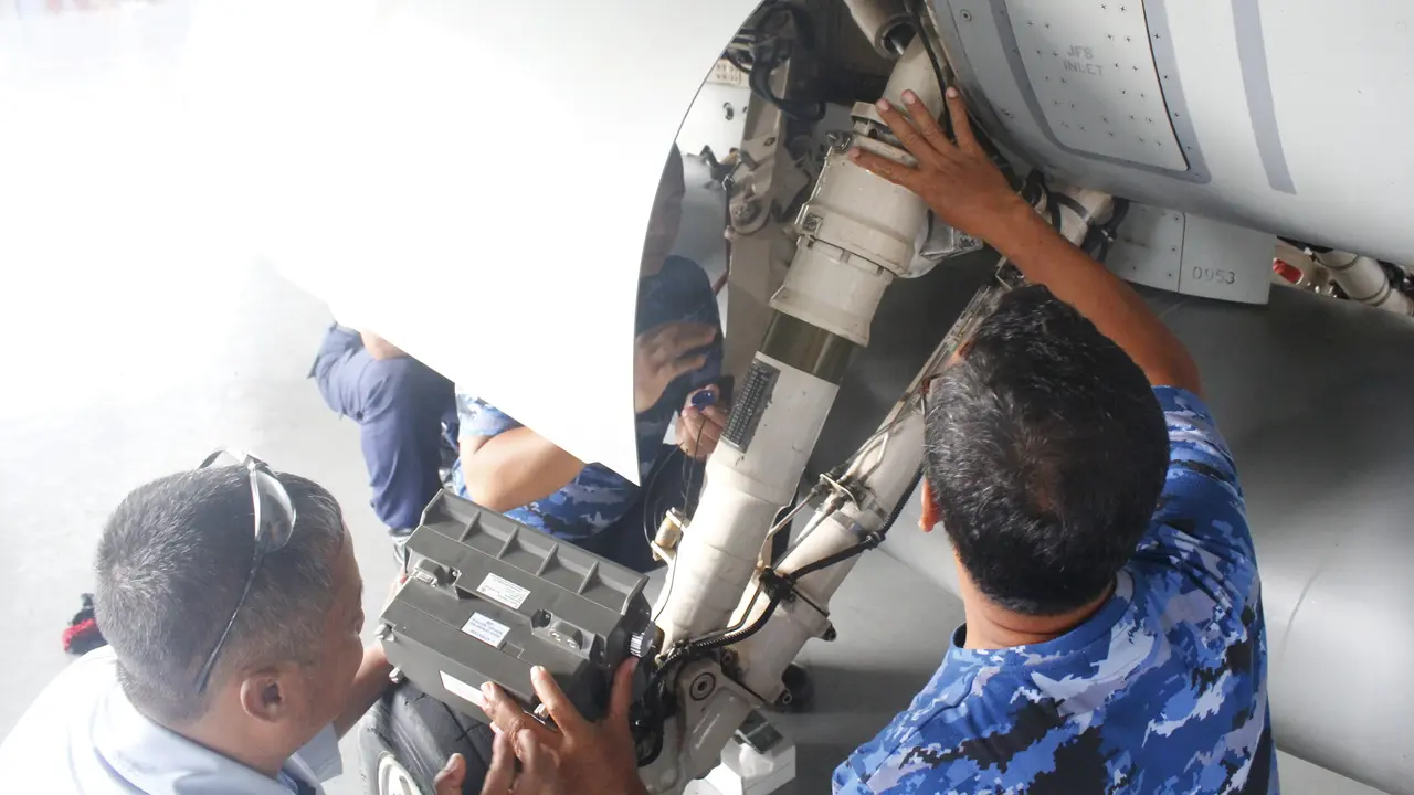 Perbaikan Pesawat F-16