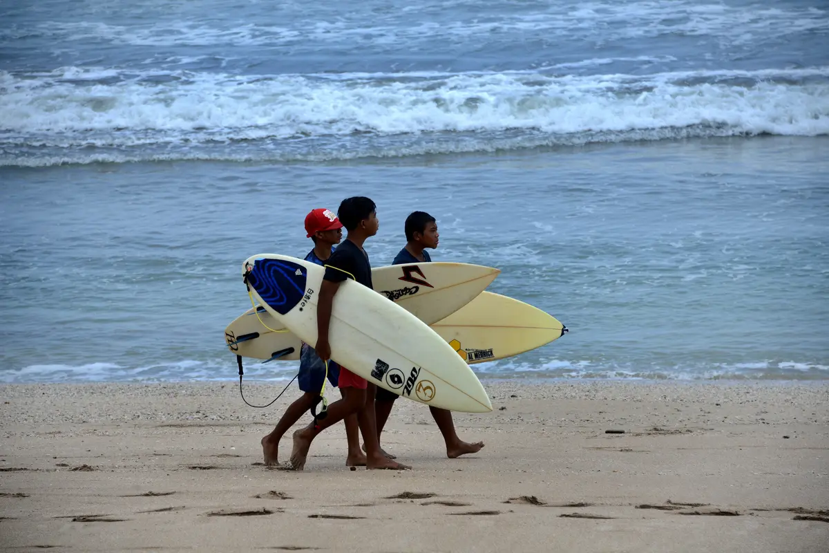 Pantai Kuta Bali Bersiap Sambut Turis Asing