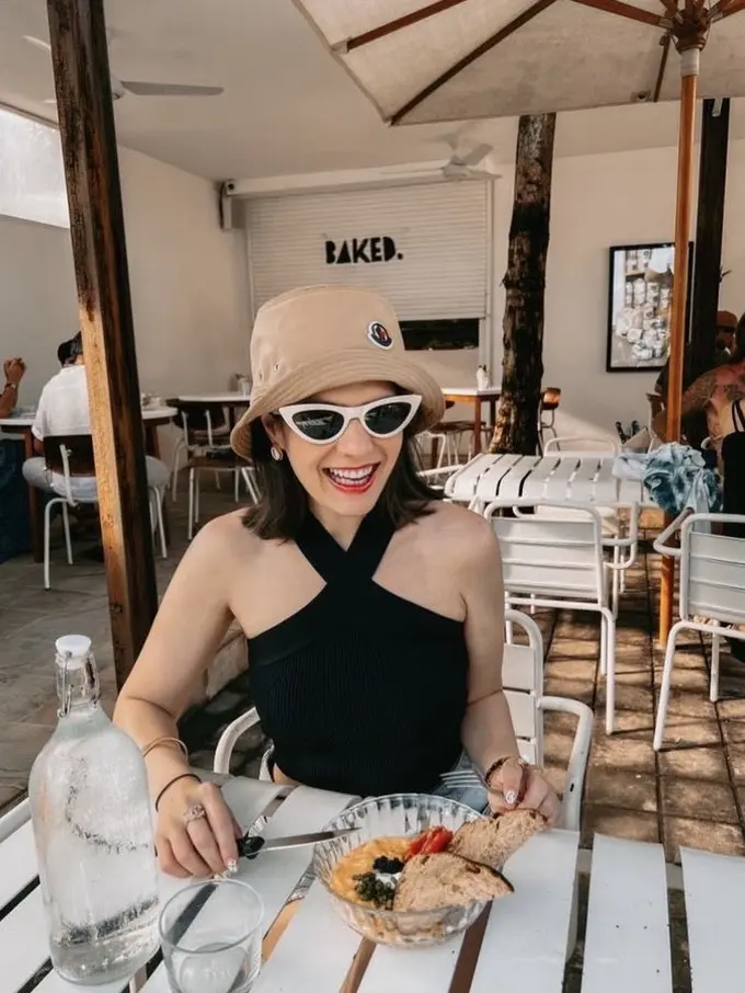 Gaya Hot Mom Carissa Putri Saat Berlibur di Bali